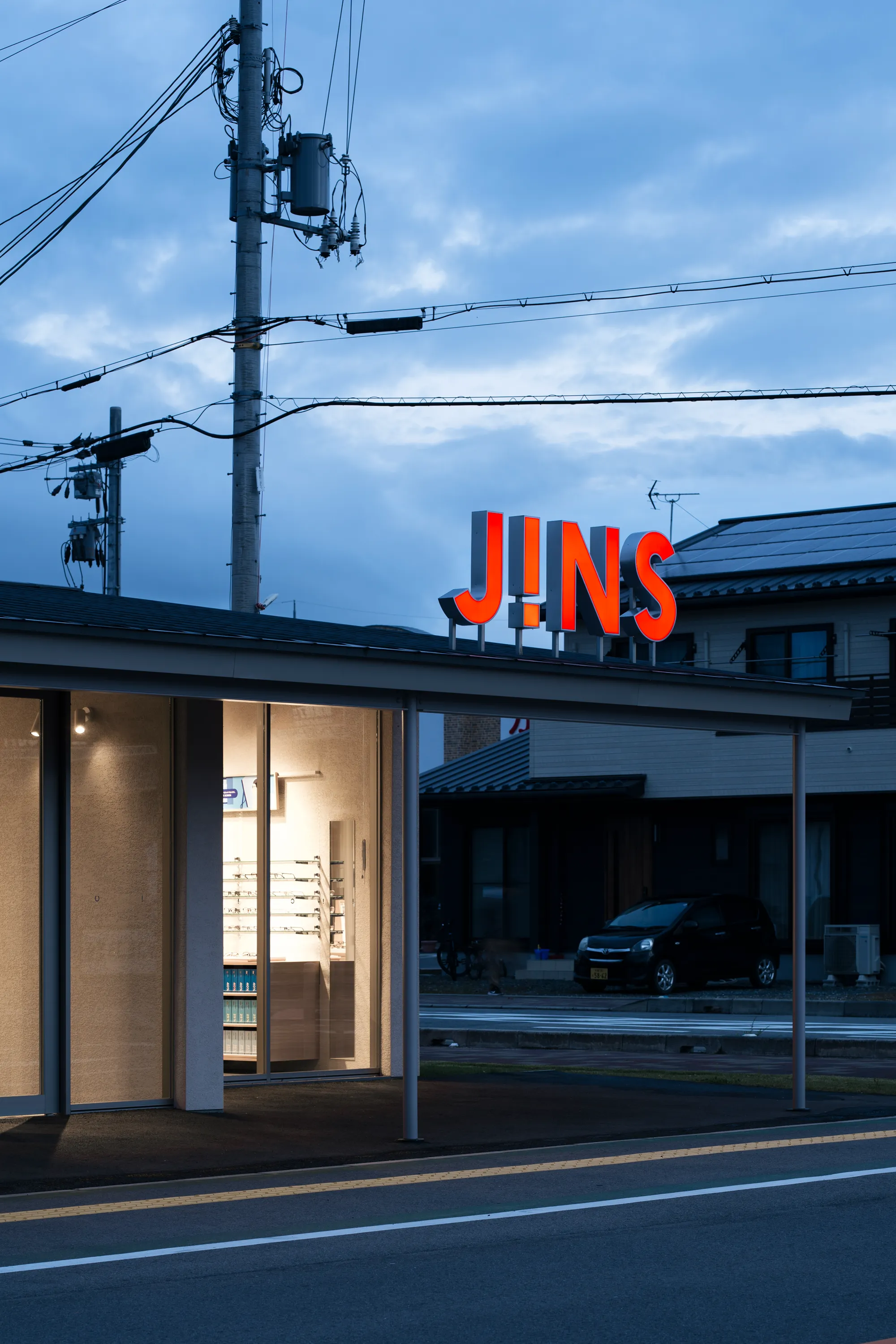 JINS亀岡店